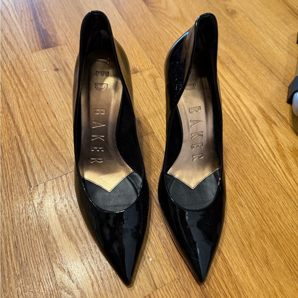 Ted Baker Black Patent Pointed Toe Pumps with Gold Insole Accent Size US 8